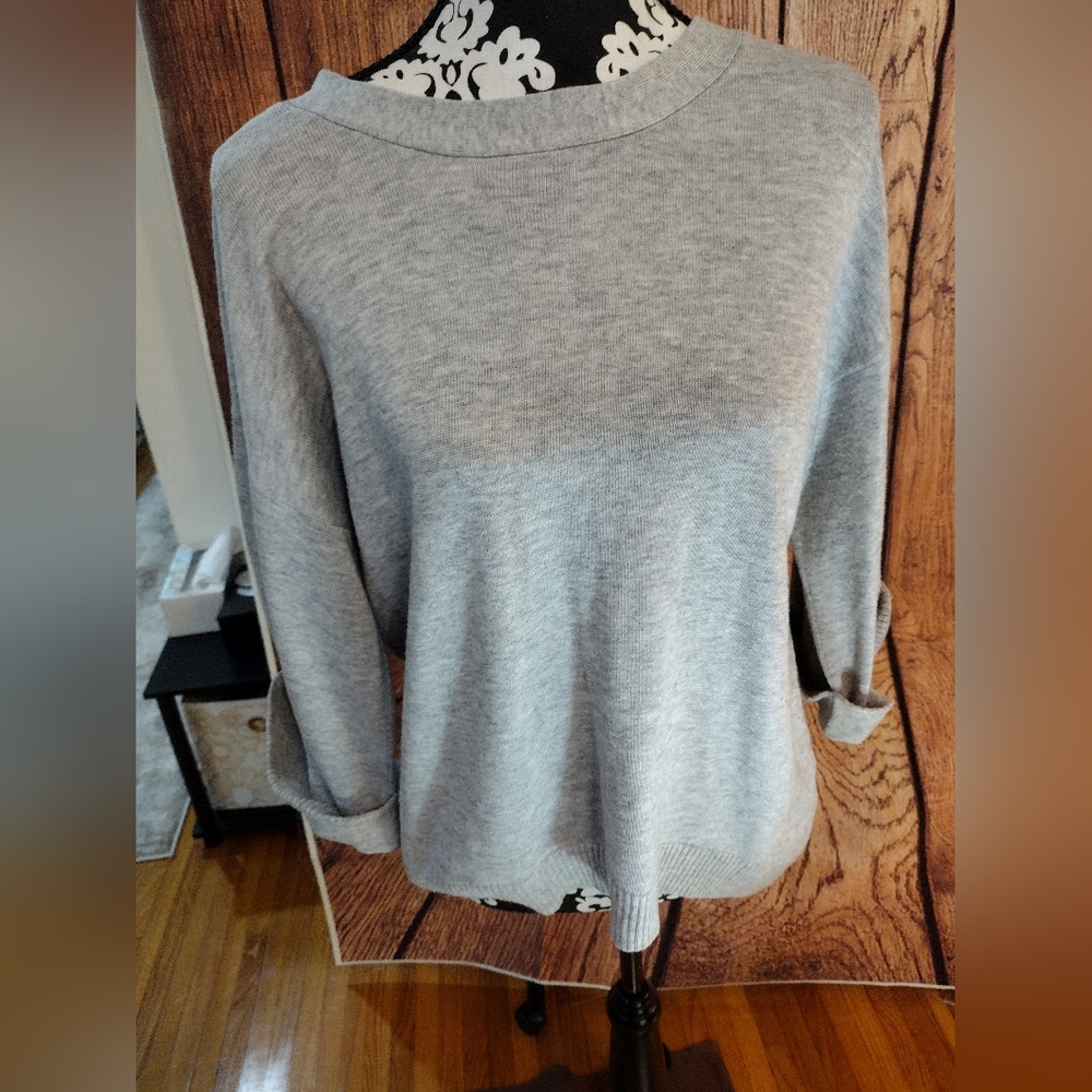 EUC MinkPink High/Low Small Grey Sweater
